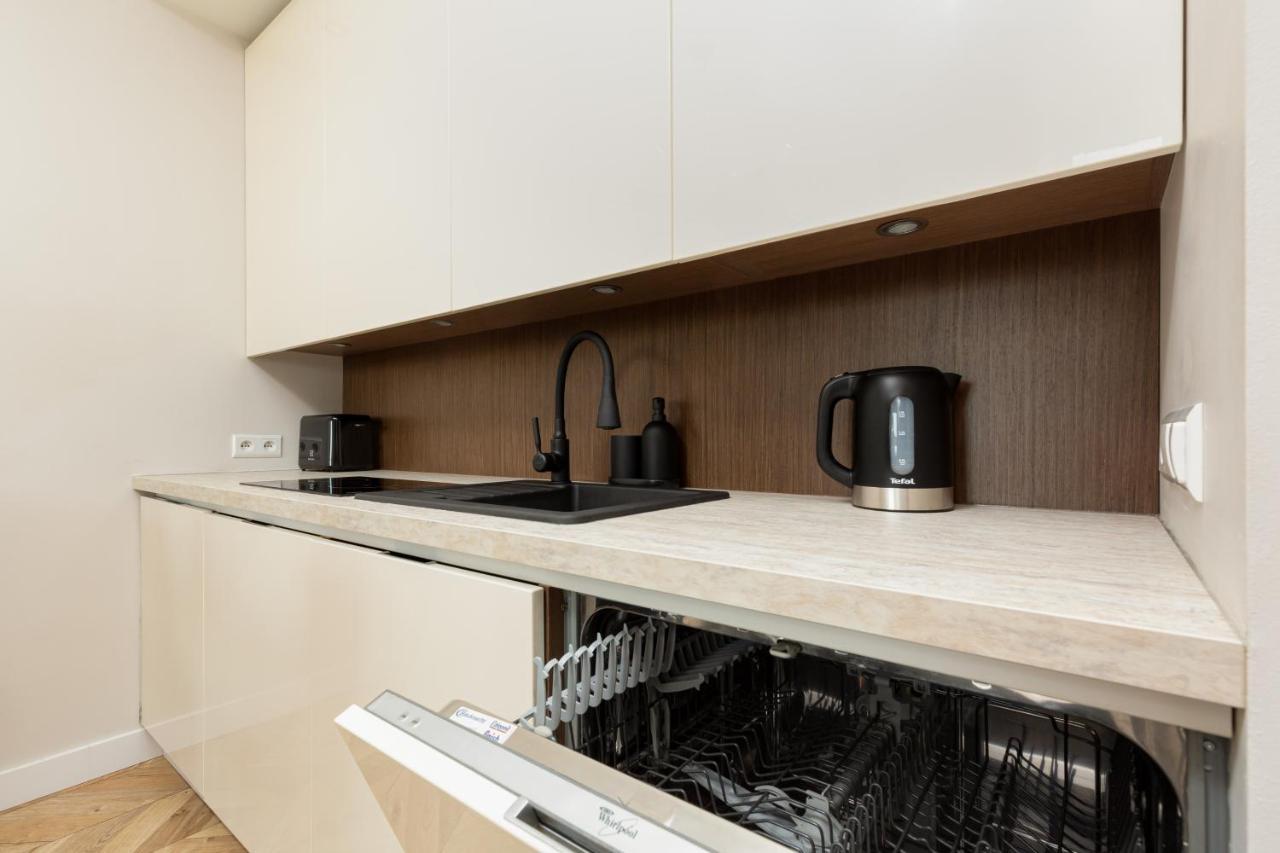 Platinum Towers Apartment With Parking By Renters Prestige Varsóvia Exterior foto